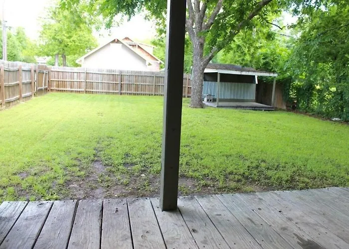 Century-old Simplicity! Guest house Fort Worth